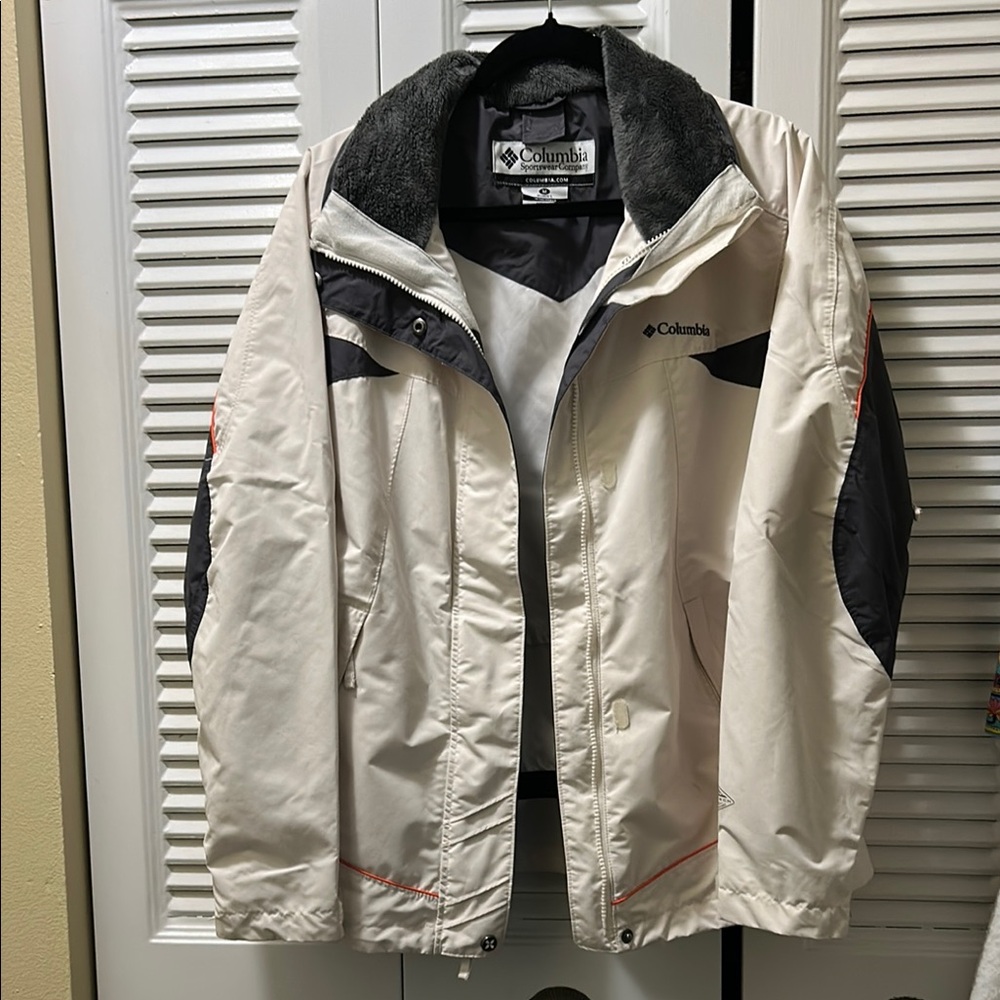 Columbia Women’s Cream and Black Jacket